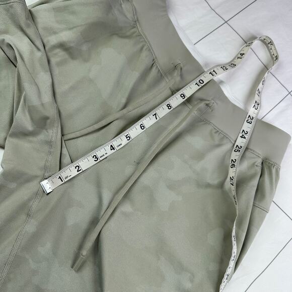 Lululemon Shorts Mens Small Cream Camo T.H.E. Short 9" Linerless Athletic Gym - Picture 9 of 12